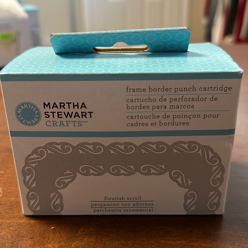 Martha Stewart Crafts Flourish Scroll Frame Border Punch Cartridge New in Box